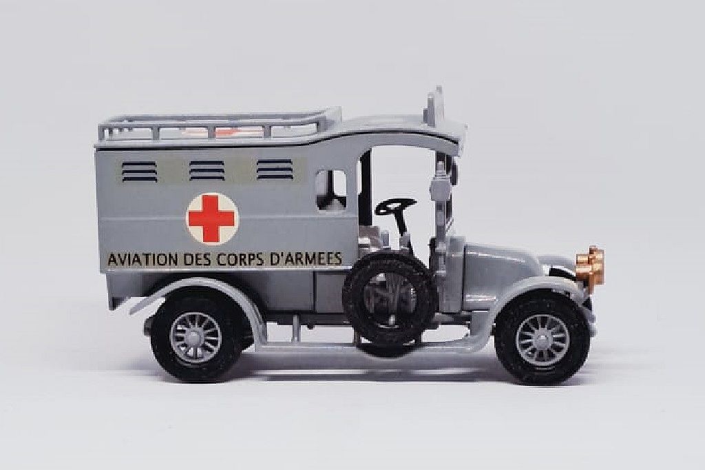 AC153; French Airforce Ambulance (Aviation Des Corps D'Armees); 1910 Renault Type AG Van